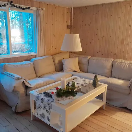 Charming Summer House On Natural Grounds * הלס